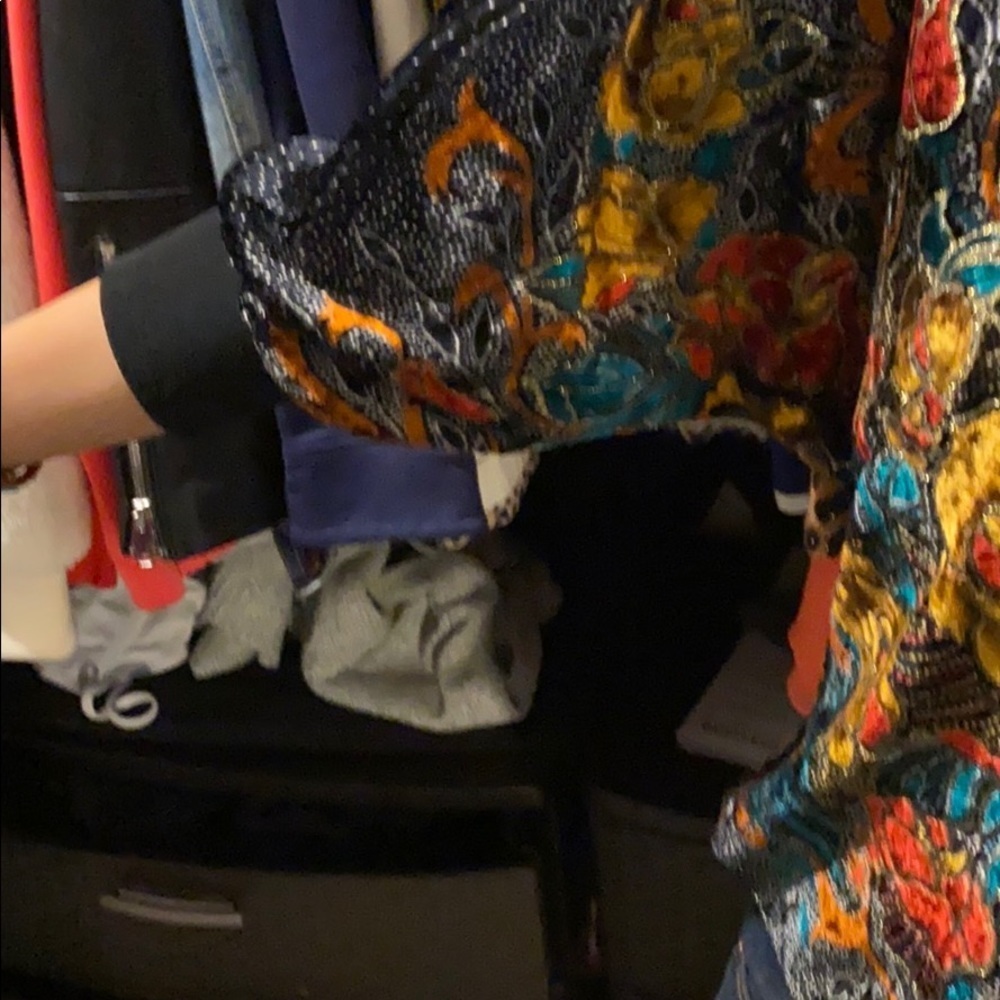 Floral Multicolor Blouse - Picture 4 of 10